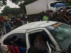 Kawal Rombongan, Mobil Patwal Tertabrak Truk di Probolinggo