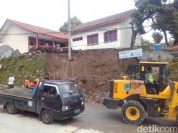 Talud Longsor Ancam Gedung SD di Boyolali, Siswa Dipindahkan