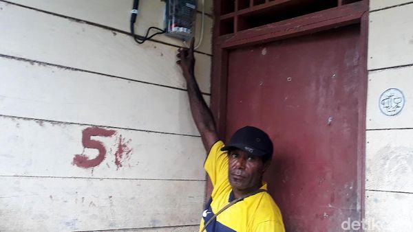 Foto: Setelah 25 Tahun, Akhirnya Dua Desa di Papua Ini Teraliri Listrik