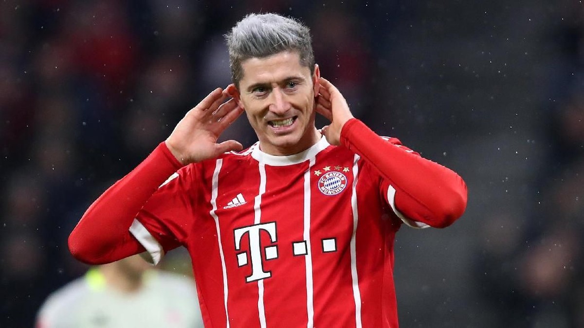 Robert Lewandowski dan Mats Hummels absen di laga melawan Bayer Leverkusen (Foto: Michael Dalder/Reuters)
