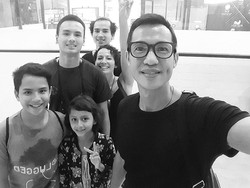 Bisa Ditiru, Erwin Parengkuan Ajarkan Anak Berempati Lewat Media Sosial