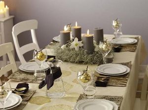 10 Inspirasi Tata Meja Makan untuk Hari Raya Natal