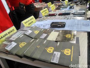 Komplotan Pemalsu Uang di Karawang Tipu Pegadaian Pakai BPKB Palsu