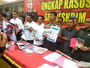 Polisi Sidoarjo Tangkap 4 Anggota LSM Pendemo PT Sekar Group Polisi Sidoarjo Tangkap 4 Anggota LSM Pendemo PT Sekar Group