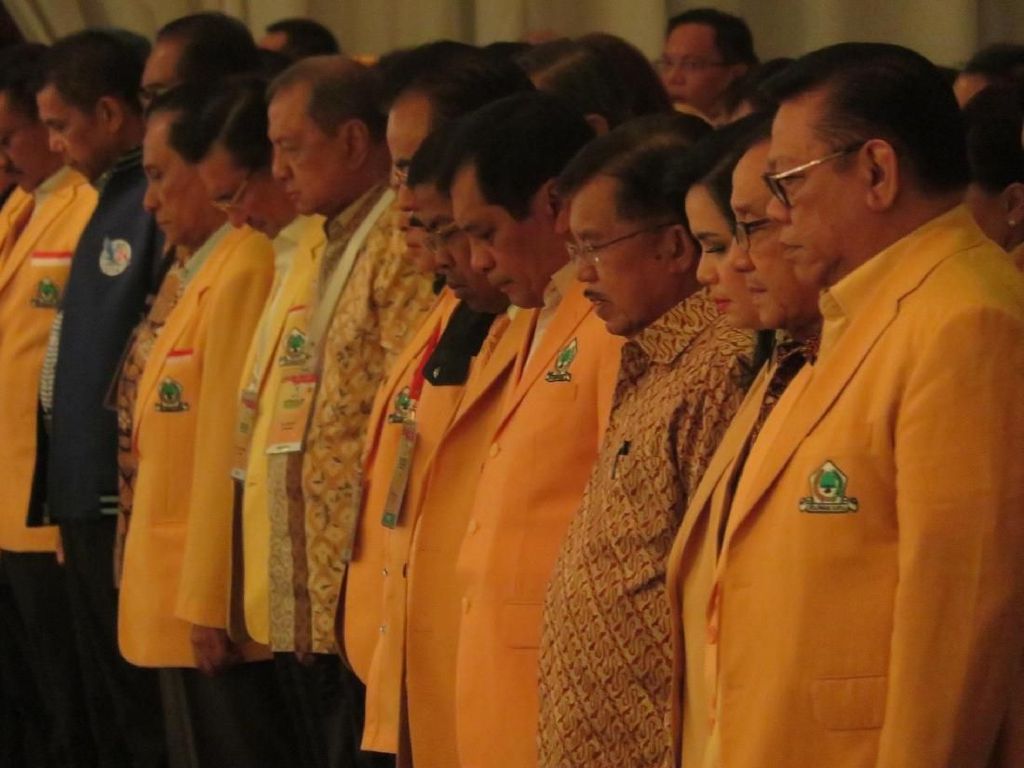 Geger Golkar Gegara Surat Terbuka buat Akbar Geger Golkar Gegara Surat Terbuka buat Akbar
