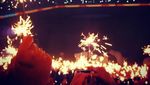 Keren! Ribuan Fans Schalke Nyalakan Kembang Api di Stadion
