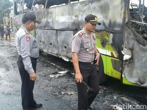 Bus Pariwisata Siswa SD dari Sidoarjo Terbakar di Sukoharjo