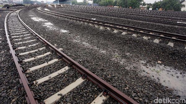 Begini Kondisi Terkini Proyek Jalur Rel Ganda di Jatinegara