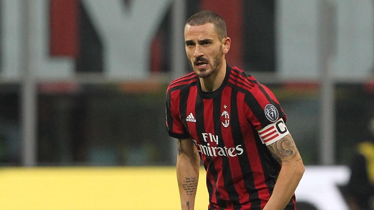 Leonardo Bonucci dikabarkan ingin tinggalkan AC Milan. (Foto: Marco Luzzani/Getty Images)