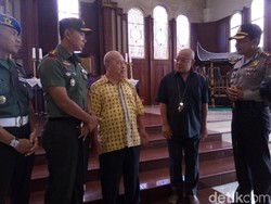 Amankan Natal, Polisi Pasang Metal Detector di Beberapa Gereja di Solo