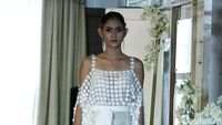 Foto: 16 Koleksi Gaun Pengantin Terinspirasi Hollywood Era 30-an