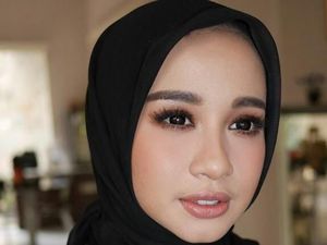 Cantik-cantik Berkumis, Ini 6 Artis Wanita Indonesia yang Punya Kumis Tipis Cantik-cantik Berkumis, Ini 6 Artis Wanita Indonesia yang Punya Kumis Tipis
