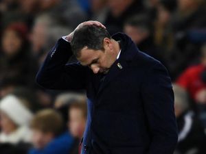 Terbenam di Dasar Klasemen, Swansea Pecat Paul Clement Terbenam di Dasar Klasemen, Swansea Pecat Paul Clement
