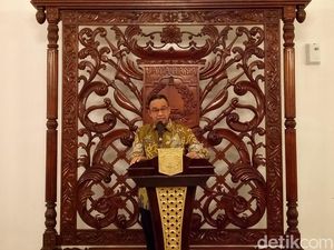 Pemprov DKI Sediakan Tenda Gratis bagi PKL di Tanah Abang