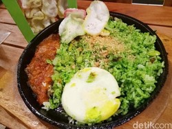 Serba Hangat! Steak hingga Nasi Goreng Hot Plate di 5 Resto Ini