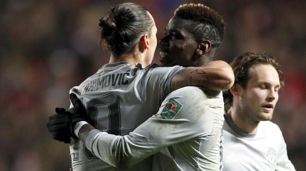 Zlatan Ibrahimovic mulai kesulitan bersaing di lini depan Manchester United.