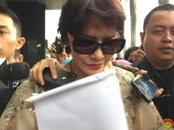 Anaknya Diperiksa soal e-KTP, Mantan Istri Novanto Muncul di KPK