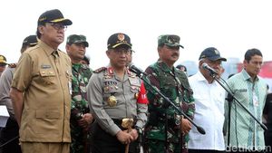 Foto: Kapolri dan Panglima TNI Pimpin Apel Operasi Lilin 2017