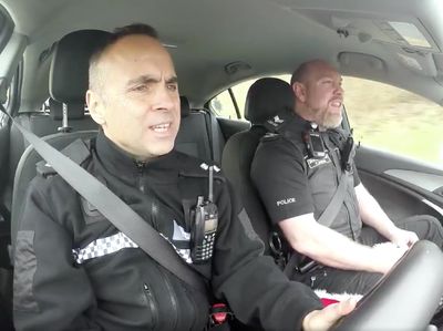 Foto: Berbagai Aksi Carpool Karaoke Ala Polisi Patroli