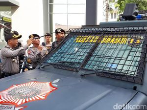 Polisi Manfaatkan Teknologi Amankan Surabaya Selama Libur Natal Polisi Manfaatkan Teknologi Amankan Surabaya Selama Libur Natal