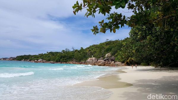 Foto: Anse Lazio, Pantai Ketiga Terindah Dunia di Seychelles