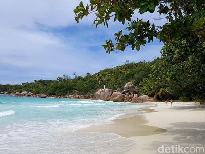 Foto: Anse Lazio, Pantai Ketiga Terindah Dunia di Seychelles
