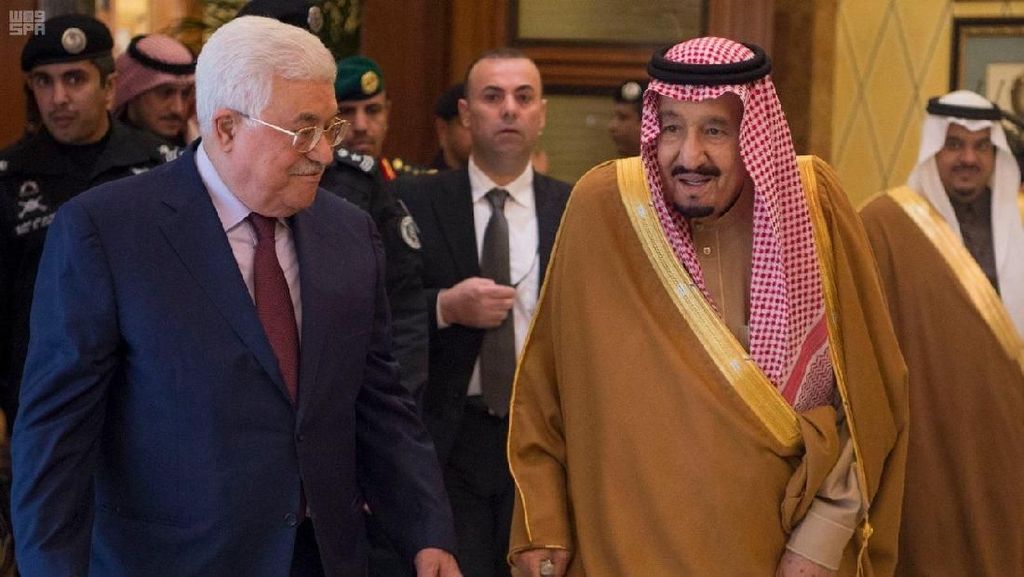 Momen Pertemuan Raja Salman dengan Presiden Palestina di Saudi