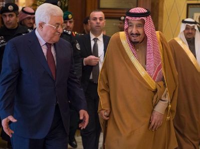 Momen Pertemuan Raja Salman dengan Presiden Palestina di Saudi