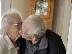 Kisah Haru Pasangan yang Dipaksa Berpisah Setelah 73 Tahun Bersama