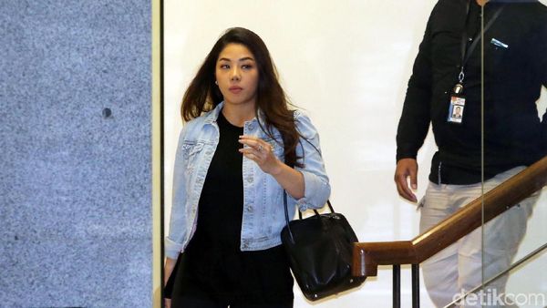 Foto: Ini Dwina Michaella, Putri Setnov yang Diperiksa KPK