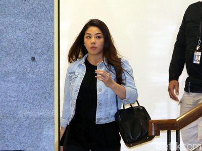Foto: Ini Dwina Michaella, Putri Setnov yang Diperiksa KPK