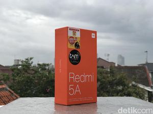 Unboxing Redmi 5A, Ponsel 4G di Bawah Rp 1 Juta