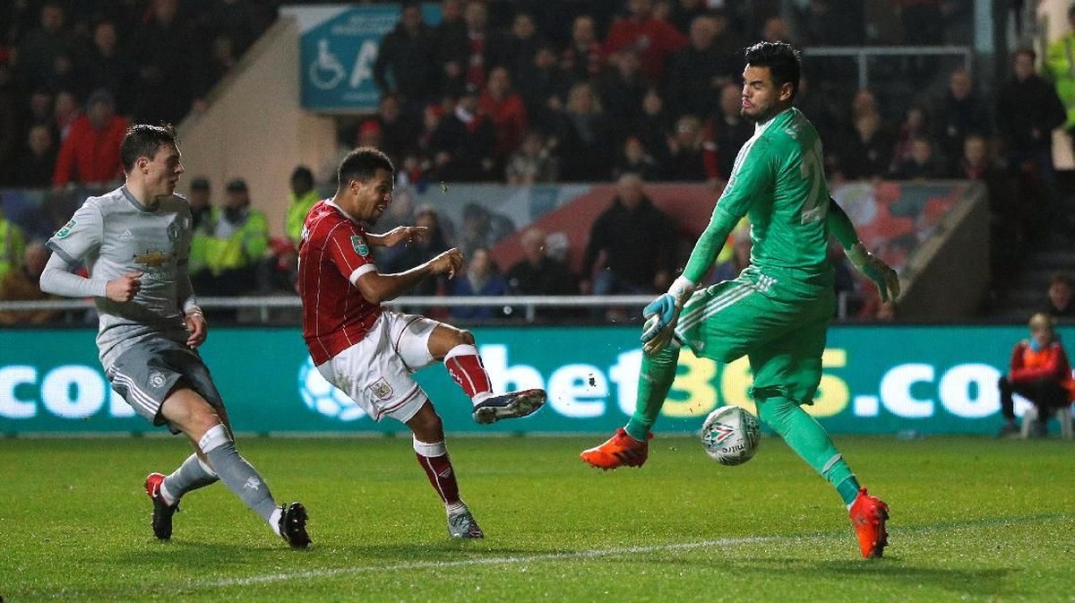 Korey Smith mencetak gol kemenangan Bristol City di injury time (John Sibley/Action Images via Reuters)