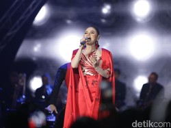 Sempat Pesimis, Rossa Terharu Tutup Konser Ayat Ayat Cinta