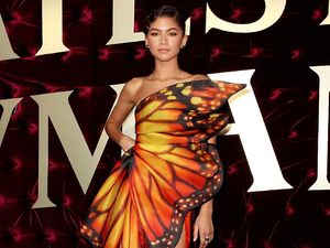 Foto: Zendaya Menjelma Jadi Kupu-kupu Seksi di Karpet Merah Foto: Zendaya Menjelma Jadi Kupu-kupu Seksi di Karpet Merah