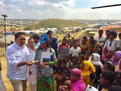 Foto: Momen Fadli Zon Temui Pengungsi Rohingya di Bangladesh