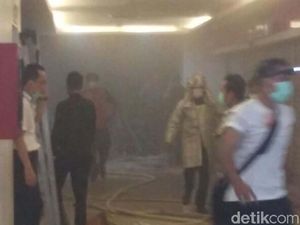 Gerai Makanan di Mal Ciputra Semarang Terbakar