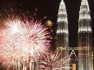 Cara Menikmati Pergantian Tahun di Malaysia