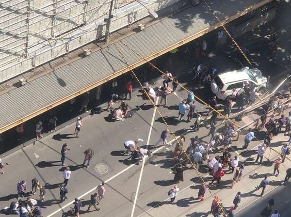 Foto: Mengerikan! Mobil Tabrak Kerumunan Pejalan Kaki di Melbourne