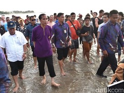 Nyeker di Pantai Kuta, Jokowi: Bali Aman untuk Liburan