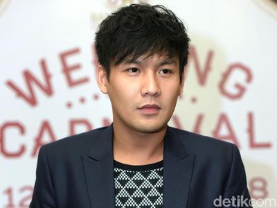 Tatapan Kosong Fendy Chow, Mikirin Apa Ya?