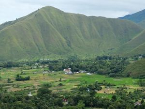 Holbung, Bukit yang Lagi Hits di Danau Toba