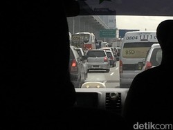 Libur Natal-Tahun Baru, Macet 17 Km Menuju ke Tol Cikarang Utama