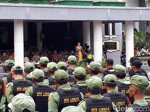 Risma Larang Kepala Dinas Terkait Libur Selama Natal dan Tahun Baru