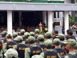 Risma Larang Kepala Dinas Terkait Libur Selama Natal dan Tahun Baru