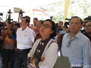 Tiba di Gunung Agung, Luhut dan Sri Mulyani Dikuliahi Kepala PVMBG Tiba di Gunung Agung, Luhut dan Sri Mulyani Dikuliahi Kepala PVMBG