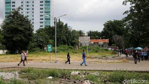 Ini Lahan untuk Opang dan Ojol di Stasiun Tanah Abang