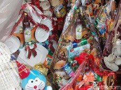 Pedagang Parsel Heran Penjualan Tahun Ini Sepi