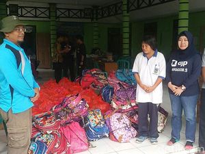 Ratusan Warga Pacitan Masih Mengungsi, Bantuan Capai Rp 1 Miliar Ratusan Warga Pacitan Masih Mengungsi, Bantuan Capai Rp 1 Miliar