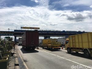 78 Ribu Kendaraan Sudah Melintas di Pintu Tol Cikarang Utama 78 Ribu Kendaraan Sudah Melintas di Pintu Tol Cikarang Utama